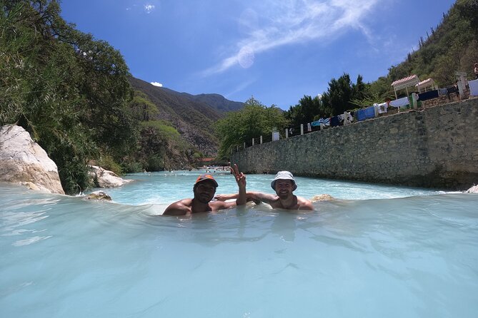 Early & Express Tolantongo Hot Springs - Breakfast at around 9:00 AM