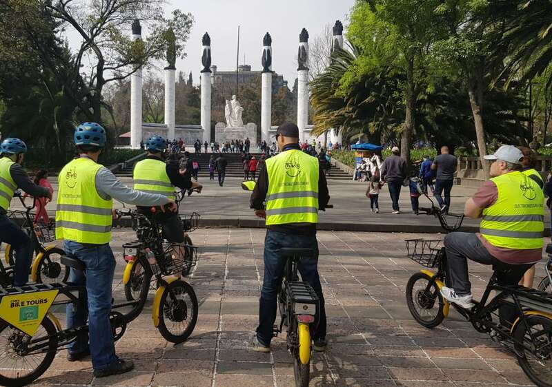 Electric Bike City Tour with a taco stop. - Monuments on Reforma and Plaza de la República
