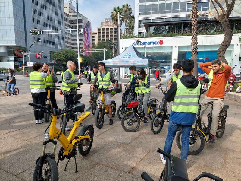 Electric Bike City Tour with a taco stop. - Sweet stops at Pastelería Ideal and Avenida Álvaro Obregón