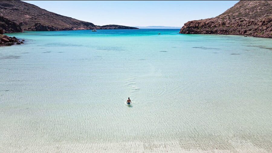 Espiritu Santo Island: Snorkeling Sea Lion Adventure - Lunch on a quiet Espíritu Santo beach