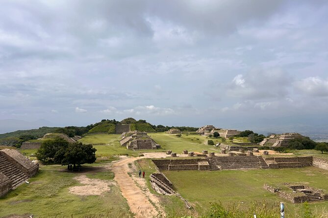 Essence Zapoteca Monte Albán, Barro Negro and Alebrijes for a day. - Key points before you book