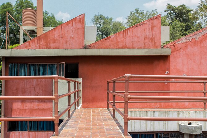 EXCLUSIVE TOUR Casa Estudio Frida Kahlo-Diego Rivera Small Groups - Why an English guide adds real value