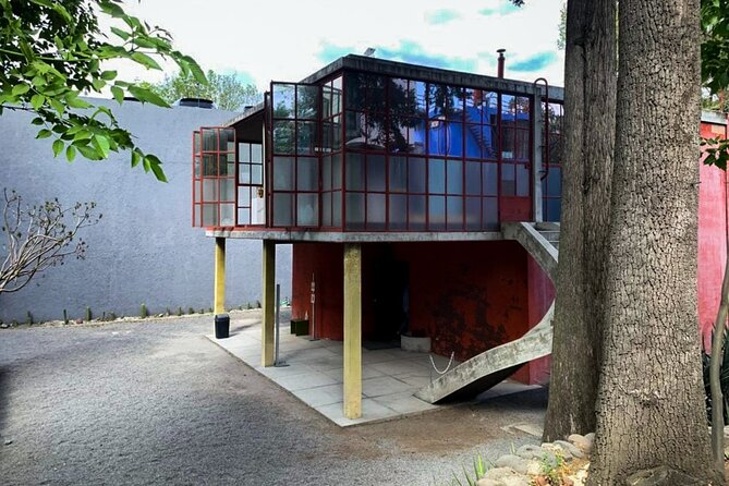 EXCLUSIVE TOUR Casa Estudio Frida Kahlo-Diego Rivera Small Groups - The studios and galleries, step by step