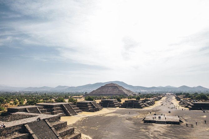 Express Tour to Teotihuacan Pyramids. Be the first to arrive! - Brunch, lunch, and the cost of the extras