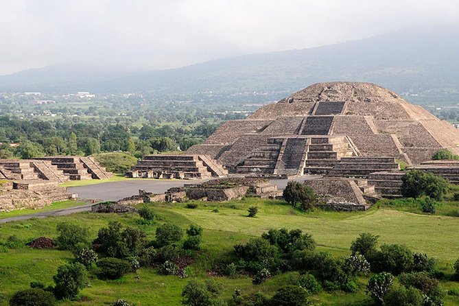 Express Tour to Teotihuacan Pyramids. Be the first to arrive! - Walking the Avenue of the Dead