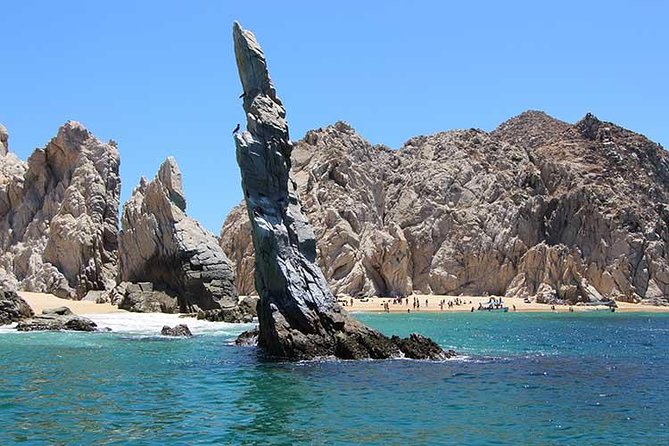 Famous Arch tour with Glass Bottom Boat. - Cabo’s Arch from a close-up boat view