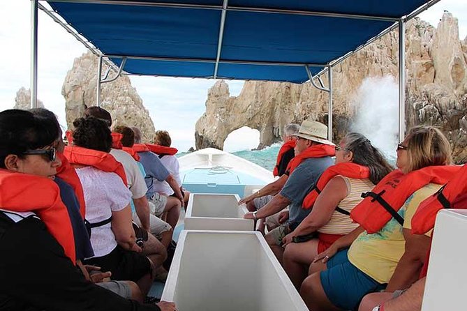 Famous Arch tour with Glass Bottom Boat. - Should you book the Famous Arch tour?