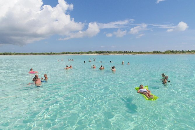 "First Lady" Private Snorkel & El Cielo Sandbar Combo - Punta Sur and route changes