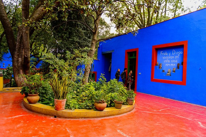 Frida Kahlo's House, Coyoacan and Xochimilco - All Day Tour - The silver workshop: useful craft, possible sales stop