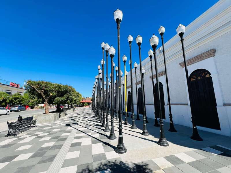 From Cabo/San José del Cabo: La Paz, Balandra & Todos Santos - La Paz: lunch, murals, and the Malecón