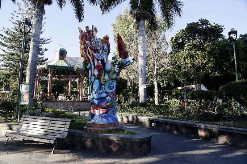 From Guadalajara: Enchanting Lake Chapala & Ajijic Day Trip - Jocotepec combines lunch, water, and a market