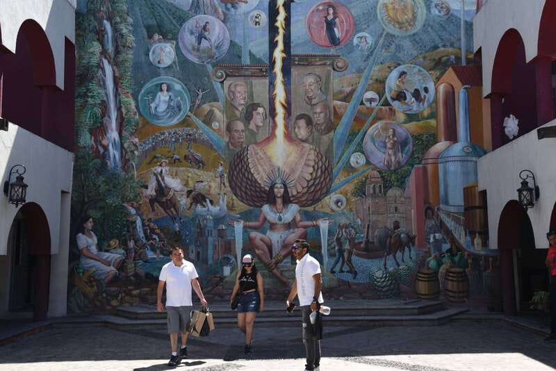 From Guadalajara: Tequila Trail Tour with Tasting - The cantarito stop and Jalisco scenery