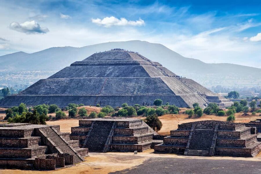 From Mexico City: Expedition to Teotihuacan, Tlatelolco, and Basilica of Guadalupe - Why this full-day route works