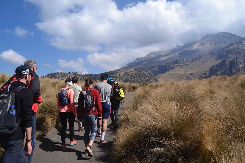 From Mexico City: Hike Iztaccihuatl Volcano with an Alpinist - The rough road to La Joya