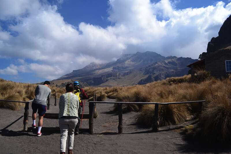 From Mexico City: Hike Iztaccihuatl Volcano with an Alpinist - The return to La Joya and Paso de Cortés