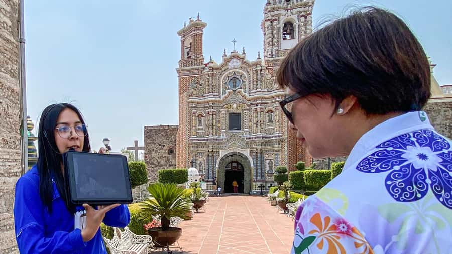 From Mexico City: Puebla, Cholula and Tonantzintla Day Trip - Guides, language, and group experience