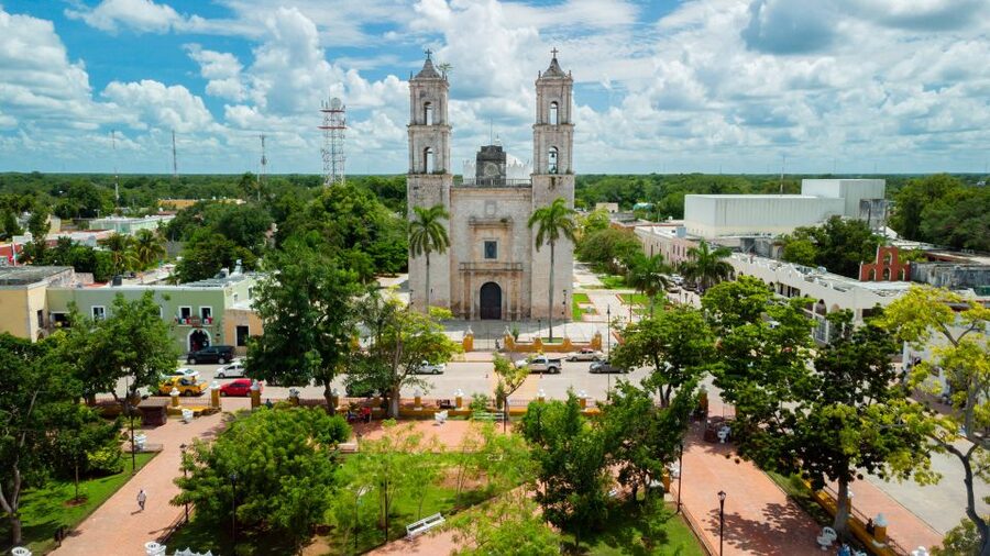 From Riviera Maya: Chichen Itza, Cenote, and Valladolid Tour - The guides shape the experience