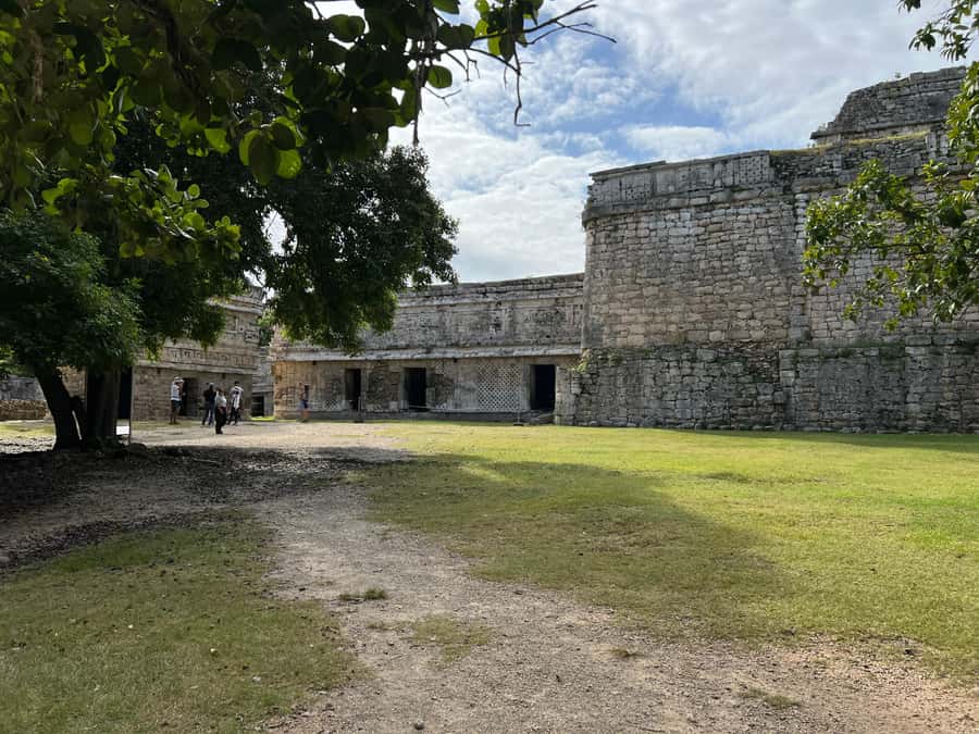 From Valladolid: Tour to Chichen Itza & 2 Cenotes - Why the early start matters at Chichen Itza
