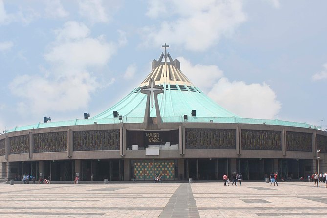 Full-Day Teotihuacan & Basilica Guadalupe Tour - Teotihuacan gives the day its real sense of scale