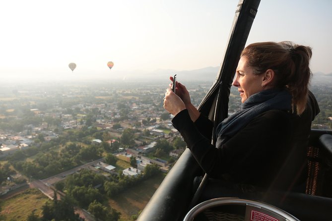 Full-Day Teotihuacan Hot Air Balloon Tour from Mexico City Including Transport - Preparing for the balloon flight