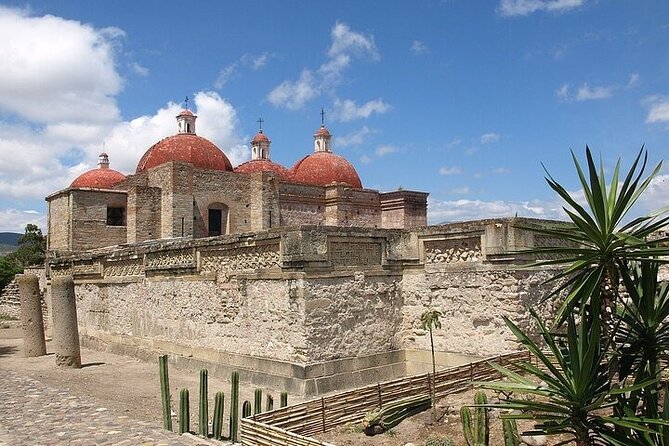 full day tour : Boil the water, Teotitlan, Mezcal, tule and Mitla - Santa María del Tule and the enormous ahuehuete