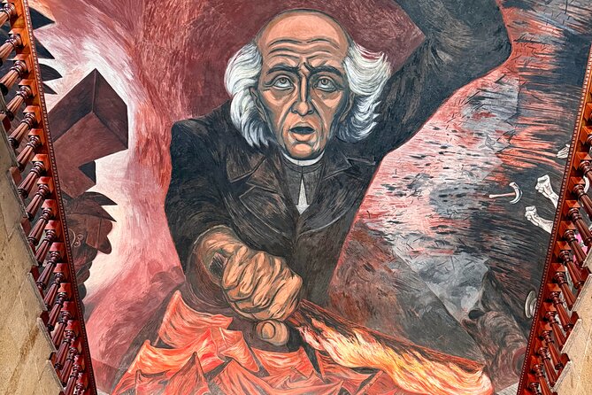 Guadalajara City Center Walking Tour - Murals and power inside the Municipal Palace