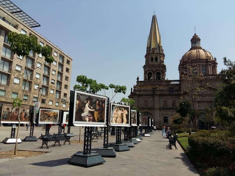 Guadalajara: Culture, Architecture, and Market Walking Tour - Why this short walk works well in Guadalajara