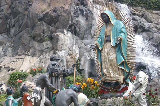Guadalupe Shrine Tour - Seeing the Virgin inside the 1976 New Basilica
