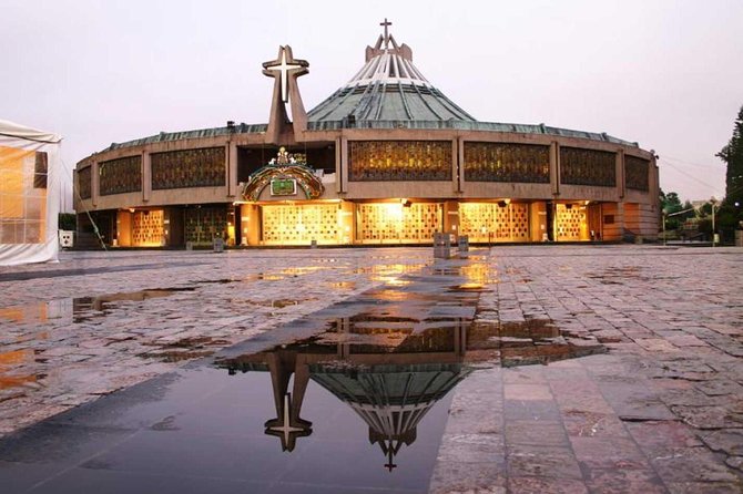 Guadalupe Shrine Tour - Climbing Tepeyac Hill for the original apparition site
