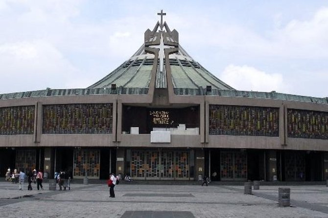 Guadalupe Shrine Tour - What the guides add to the experience