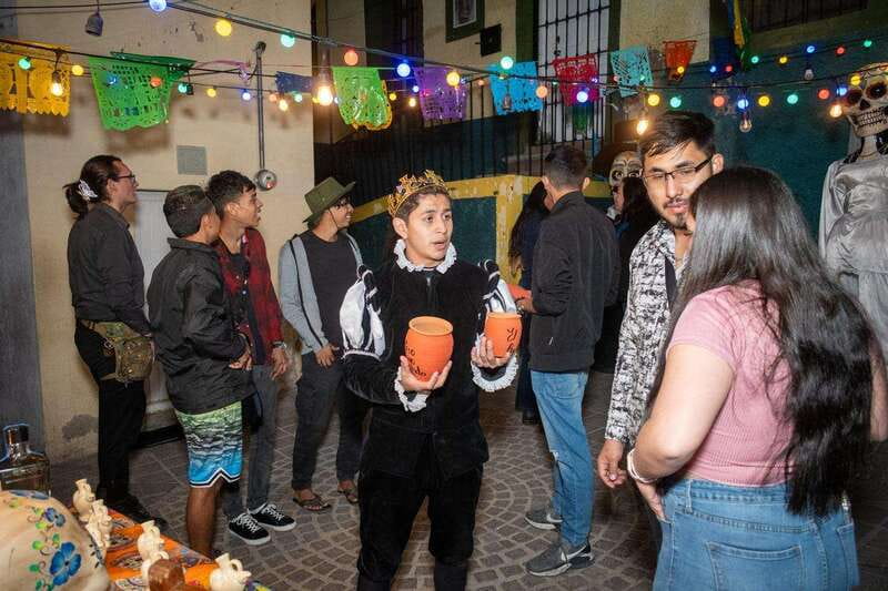 Guanajuato: Night Walk with the Estudiantina - Who should book this callejoneada