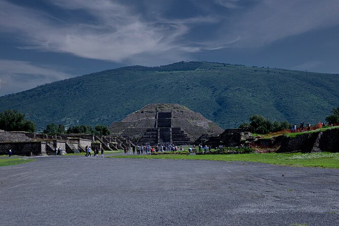 Guided tour in Teotihuacan + breakfast in Cueva + Transportation CDMX - A compact schedule with several moving parts