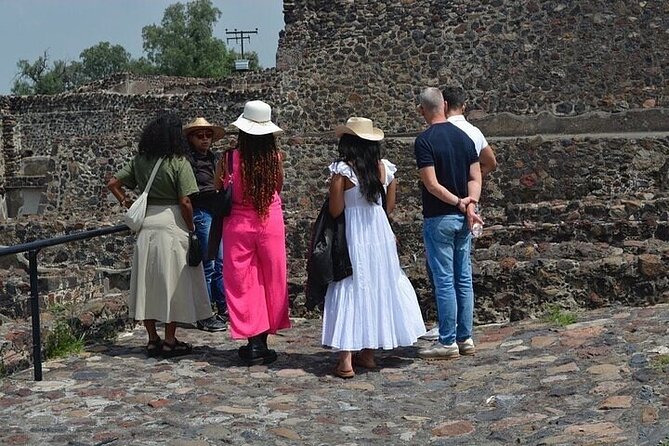 Guided Tour in Teotihuacan with Cave Breakfast and Transportation - Cacao, chocolate, and the final tasting