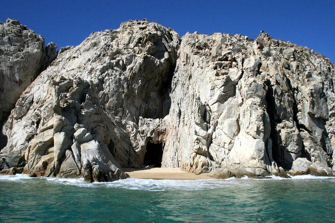 Guided Tour Los Cabos: Boat | Tacos & Tequila | Photos & Transfer - Crossing the Tourist Corridor