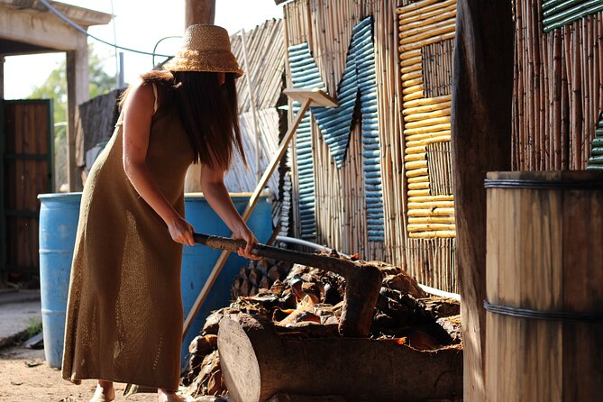 Guided tour of an ancestral Mezcal distillery with transport - Comparing six mezcals at the tasting table