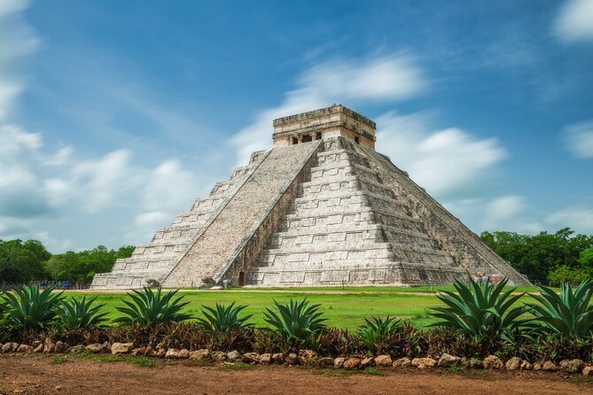 Guided Tour to Chichen Itza Cenote and Valladolid - Valladolid in half an hour
