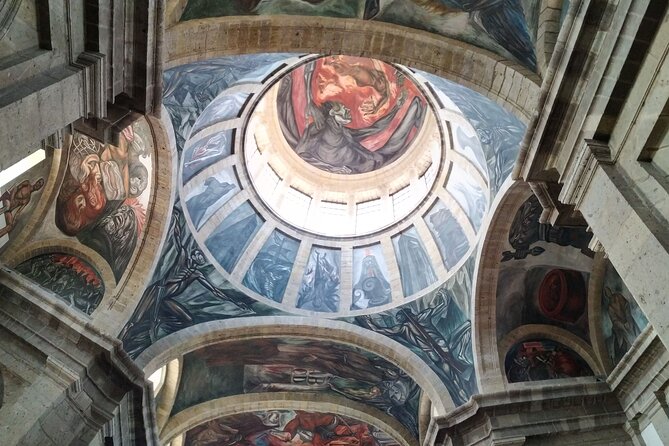 History and Murals: Walking Tour Guadalajara - Government history and the limits of access