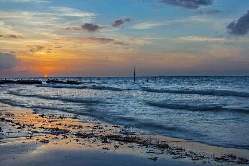 Holbox: Guided Bioluminescence Kayaking Tour - Kayaking after dark: easy does not mean effortless