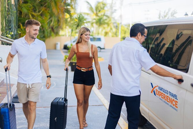 Huatulco Airport: Shared Transfer to/from Huatulco Hotels - A simple arrival at Huatulco International Airport