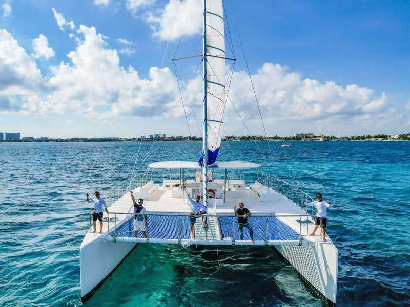 Isla Mujeres: Catamaran with Open Bar, Snorkeling and Lunch - Playa Norte and the beach club stop