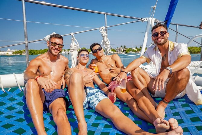 Isla Mujeres Cruise with Beach Club, Snorkel, Lunch and Open Bar - Snorkeling at Arrecife El Meco