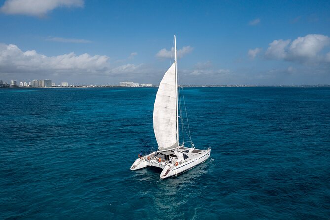 Isla Mujeres Plus by Albatros Catamarans - The snorkeling stop is short and crowded