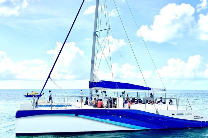 Isla Mujeres Unlimited! Fun & Party with transportation - Free time on Isla Mujeres