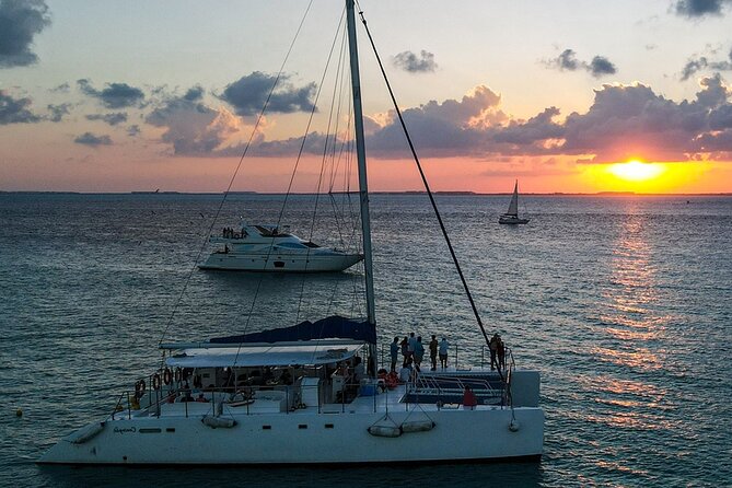 Isla Mujeres Unlimited! Fun & Party with transportation - What to bring and how to avoid a rough day