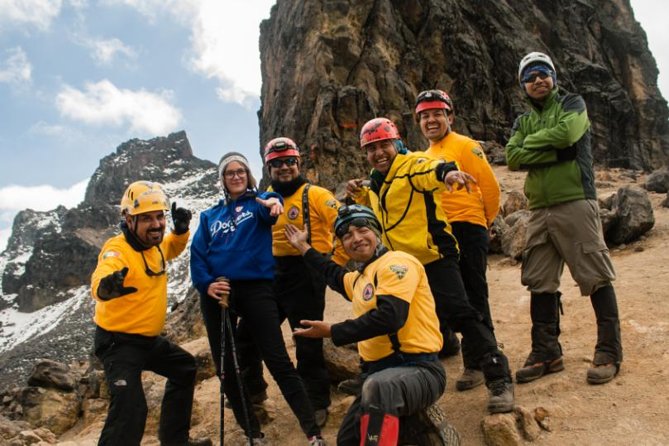Iztaccihuatl Volcano Hike with an Alpinist - The 6:20 a.m. Meeting at Hostal Amigo