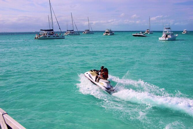 Jet Ski Rental in Cancun for 2 People - What the $95 price really covers