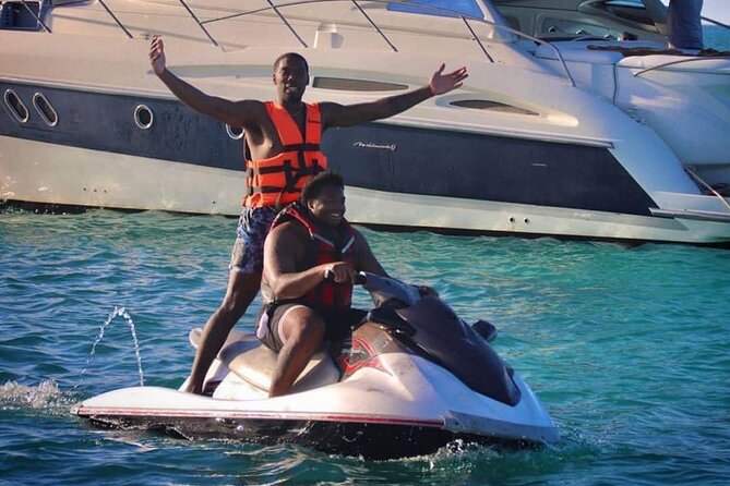 Jet Ski Rental in Cancun for 2 People - Equipment, storage, and practical comfort