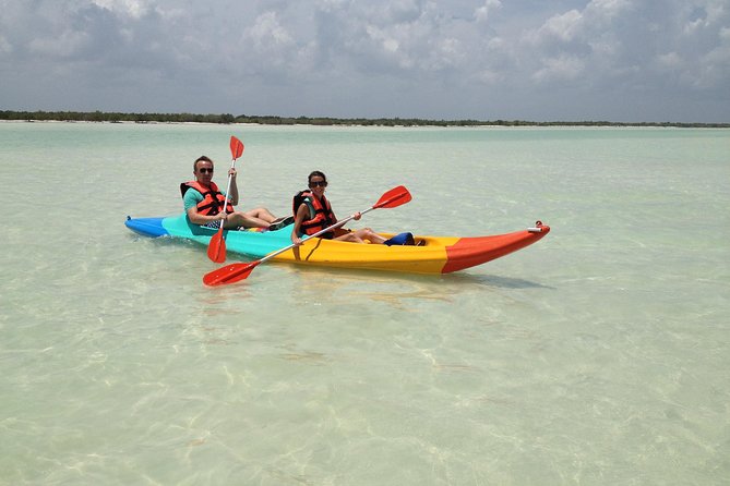 Kayaking Tour Through the Mangroves in Isla Holbox - The rest stop and the return paddle