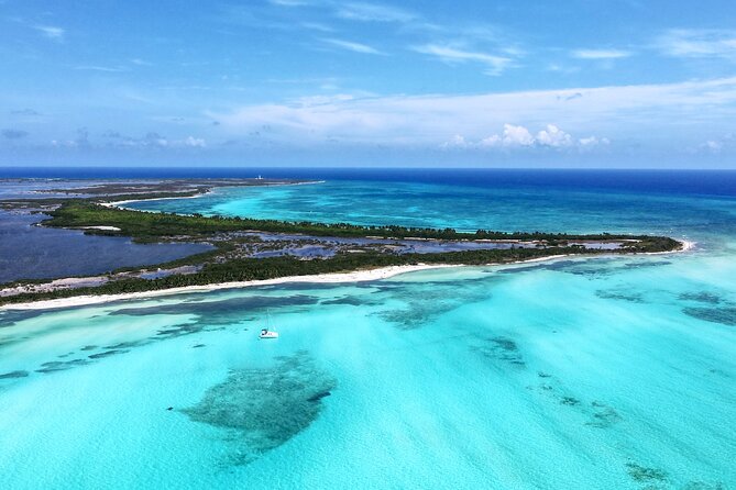 Lagoon 39ft Private Catamaran 5hr - El Cielo Full Experience - Lunch, snacks, and a top-shelf bar