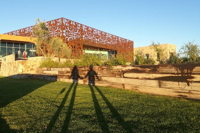 Local Vineyard Tour & Wine Tasting at the Independence Valley - What $99 buys you
